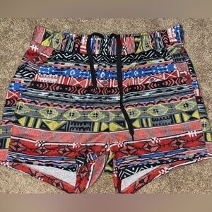 Unisex comfy shorts size large with pockets